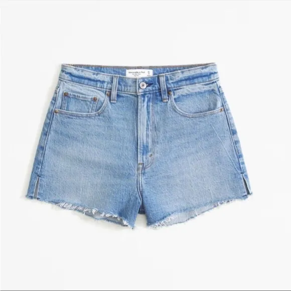 Abercrombie &amp; Fitch  Curve Love High Rise Mom Shorts in Light Medium Size 31