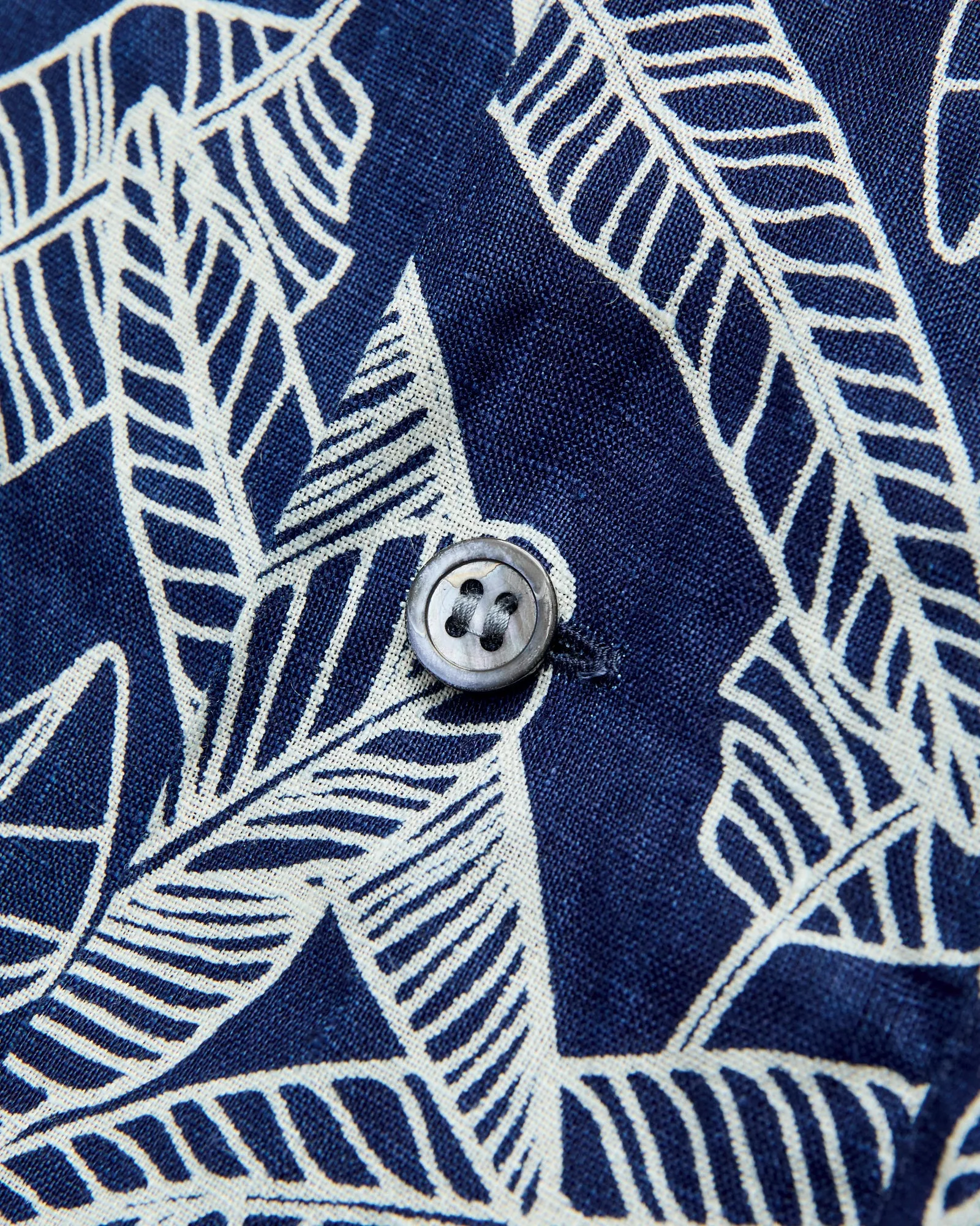 Bassen "Basho" Linen Aloha Shirt in Indigo
