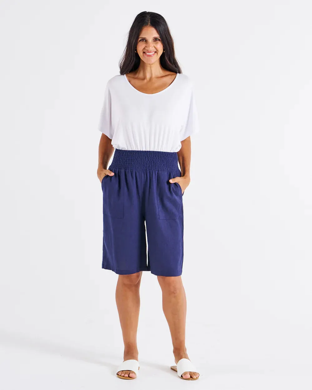 BETTY BASICS LEE BERMUDA SHORT NAVY