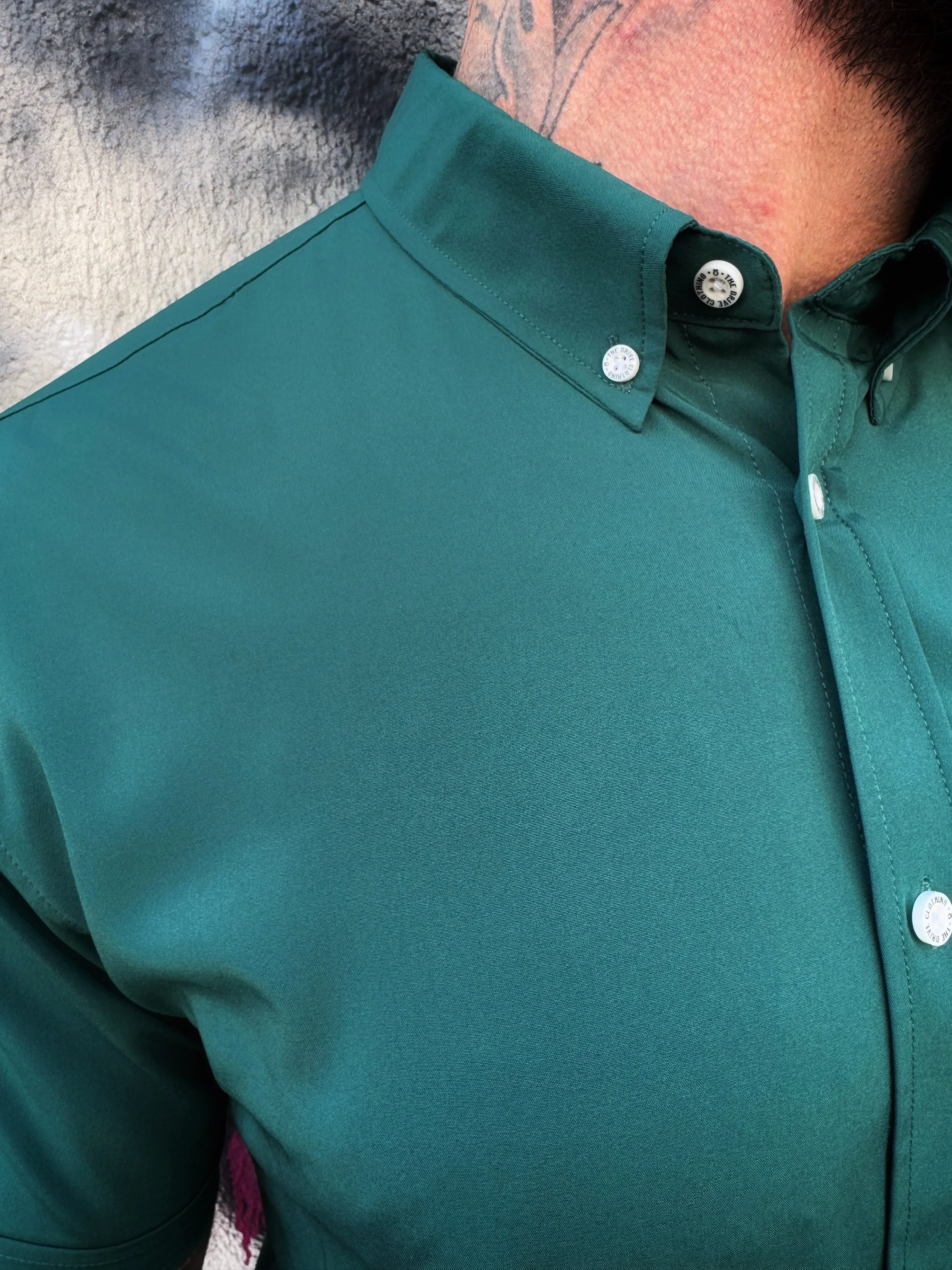 ESSENTIAL FRESH PINE BUTTON UP