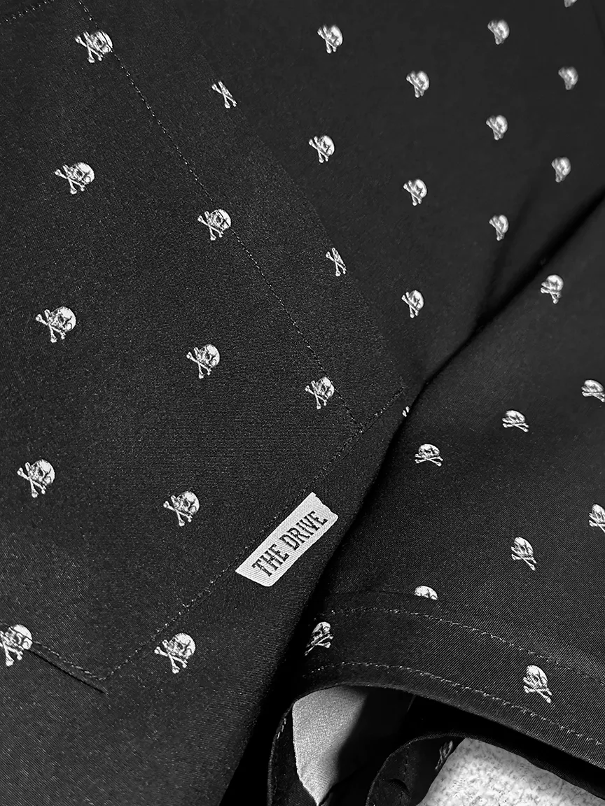 ESSENTIAL INFINITY SKULL BUTTON UP