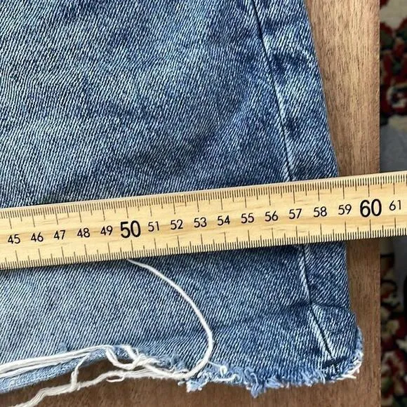 EVERLANE - Relaxed 90s Denim Jean Shorts - Blue - Size 33
