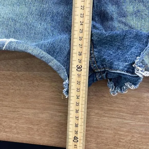 EVERLANE - Relaxed 90s Denim Jean Shorts - Blue - Size 33