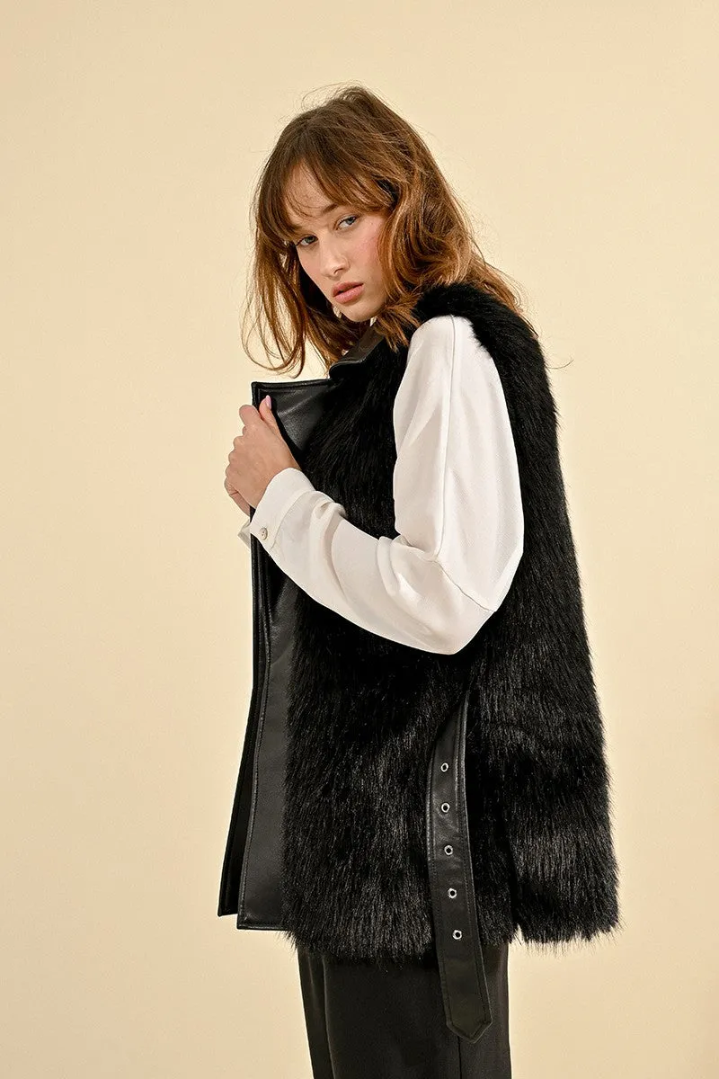 FAUX FUR SLEEVELESS JACKET