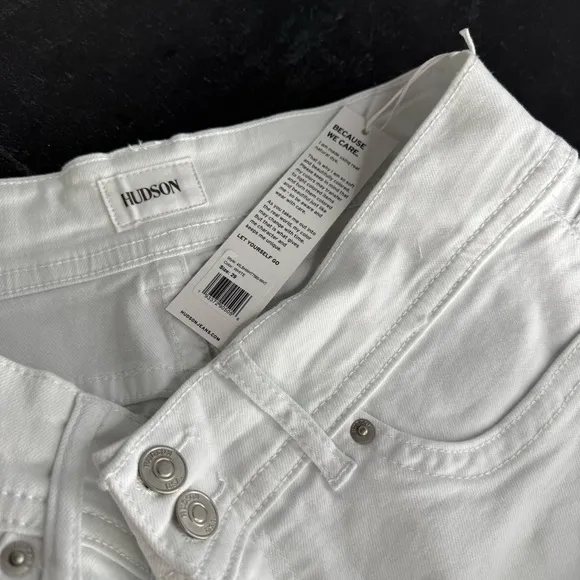 Hudson Ruby Mid Thigh Shorts in White Women’s Sz 29 NWT