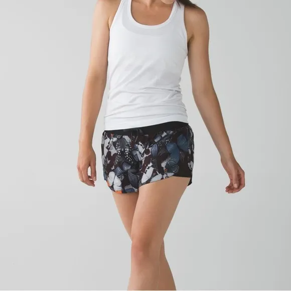 Lululemon Athletica Go The Distance butterfly shorts sz: 6
