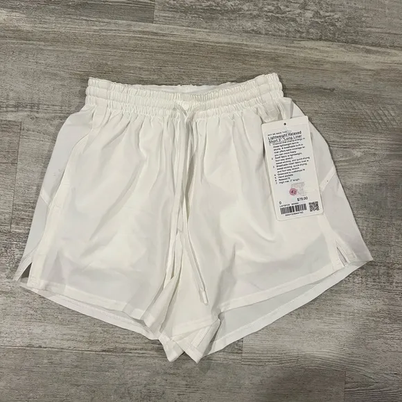 Lululemon Lightweight Relaxed Shorts 3’ Long Liner Shorts Size 0 NWT