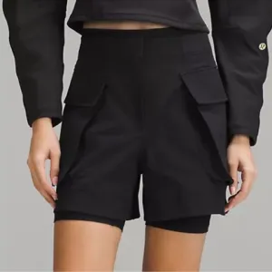 Lululemon Relaxed-Fit Super-High-Rise Cargo Short 4&quot; Black size 6