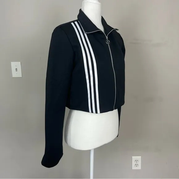 NWT ADIDAS TLRD ZIP UP LONG SLEEVE TRACK JACKET SIZE SMALL IN BLACK AND WHITE