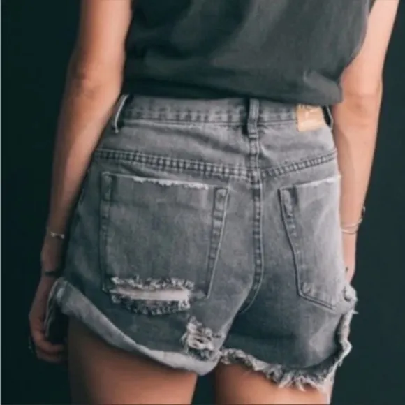 One by One Teaspoon Hawks Relaxed Fit High Rise Denim Shorts Size 26