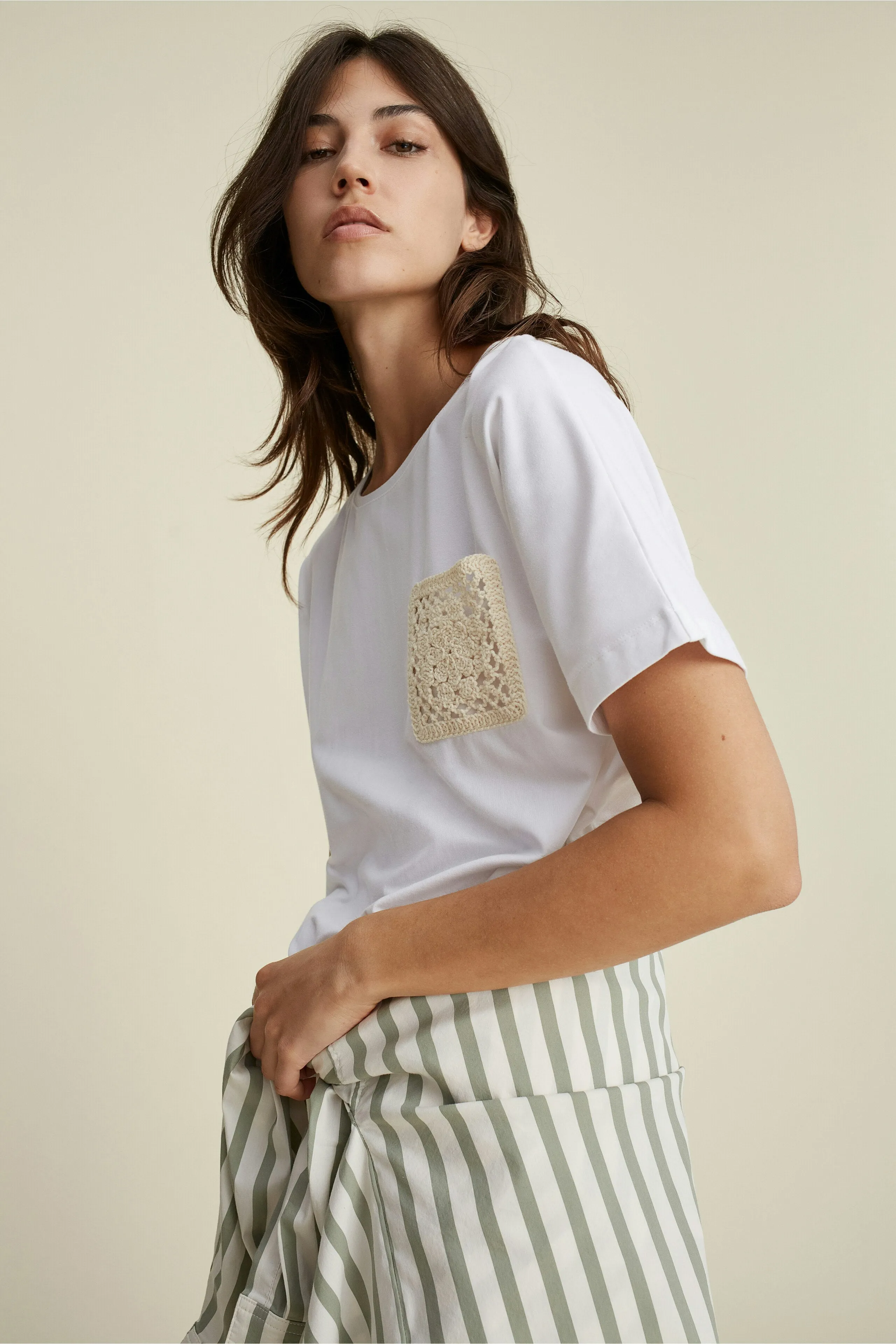 Oui T-shirt with Crochet Pocket