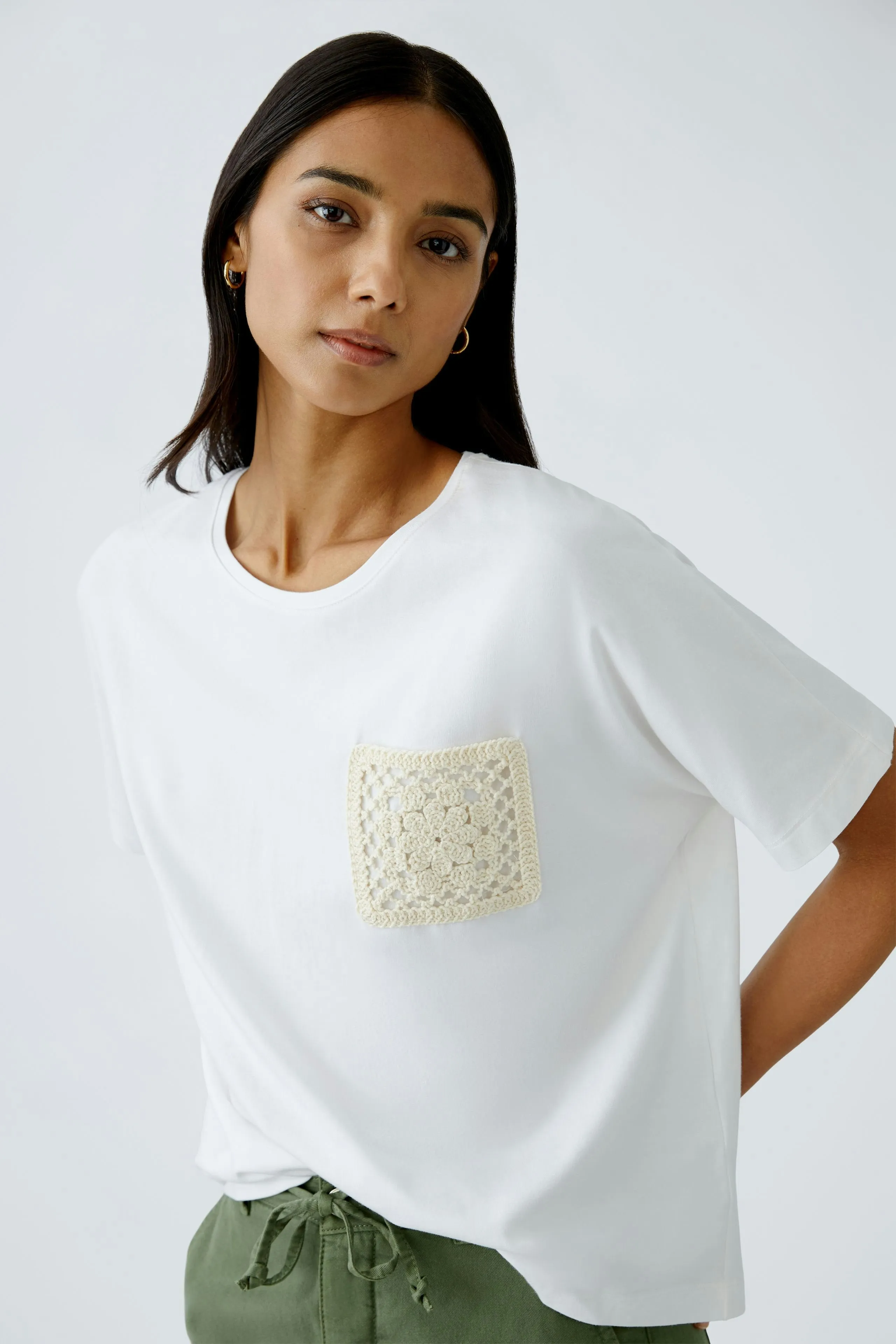 Oui T-shirt with Crochet Pocket