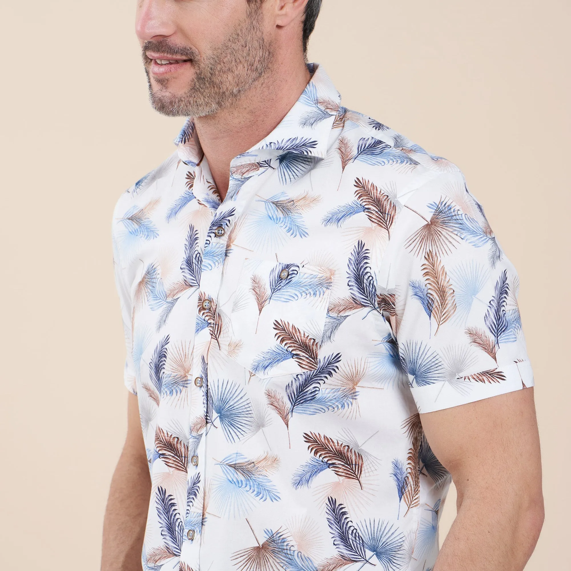 Short sleeves multicolour feather print shirt