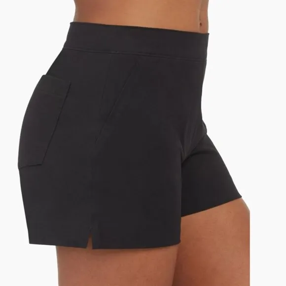 Spanx Classic Black On-the-Go Polished 6&quot; Stretch Shorts