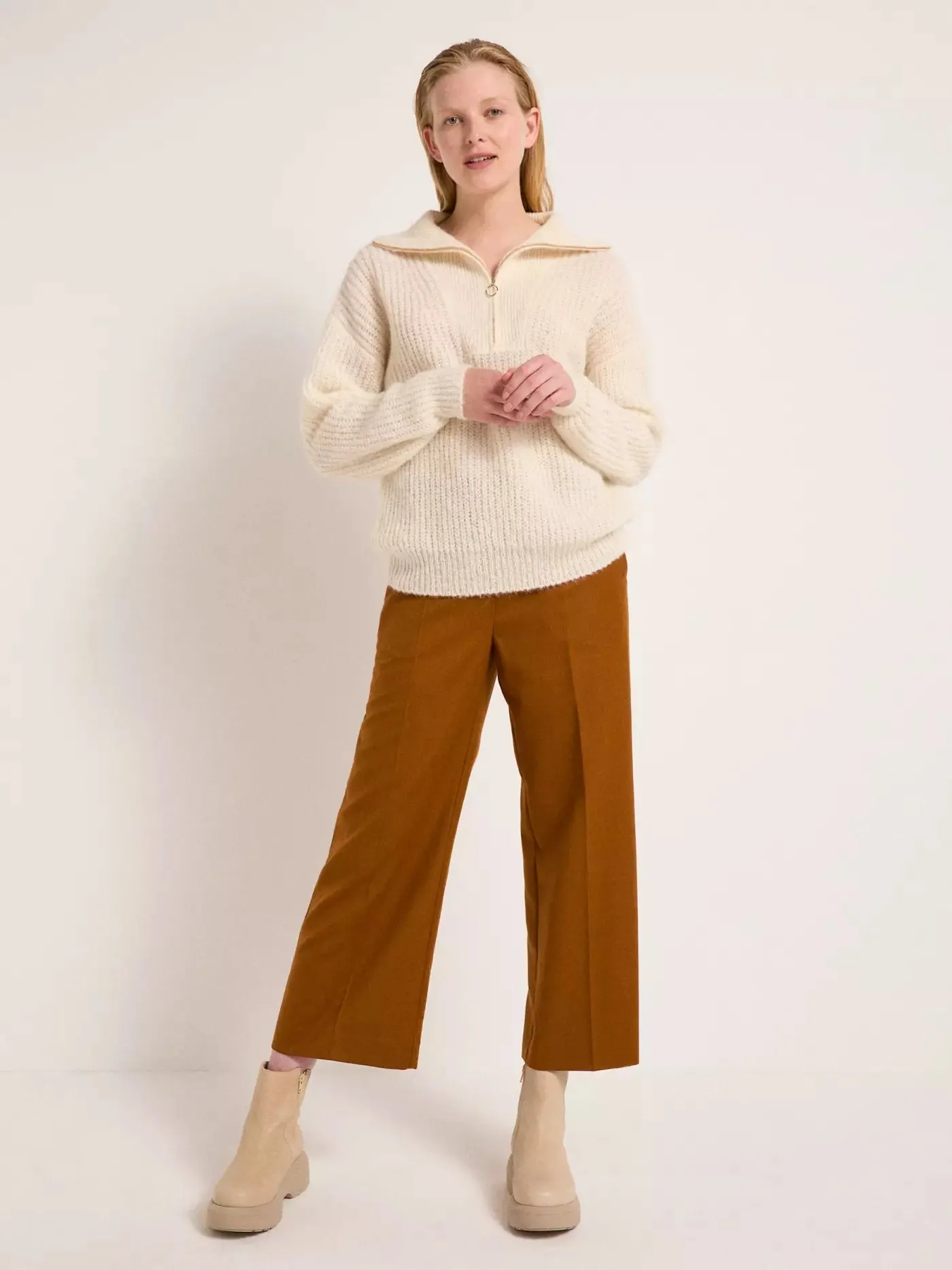 Troyer pullover in off white