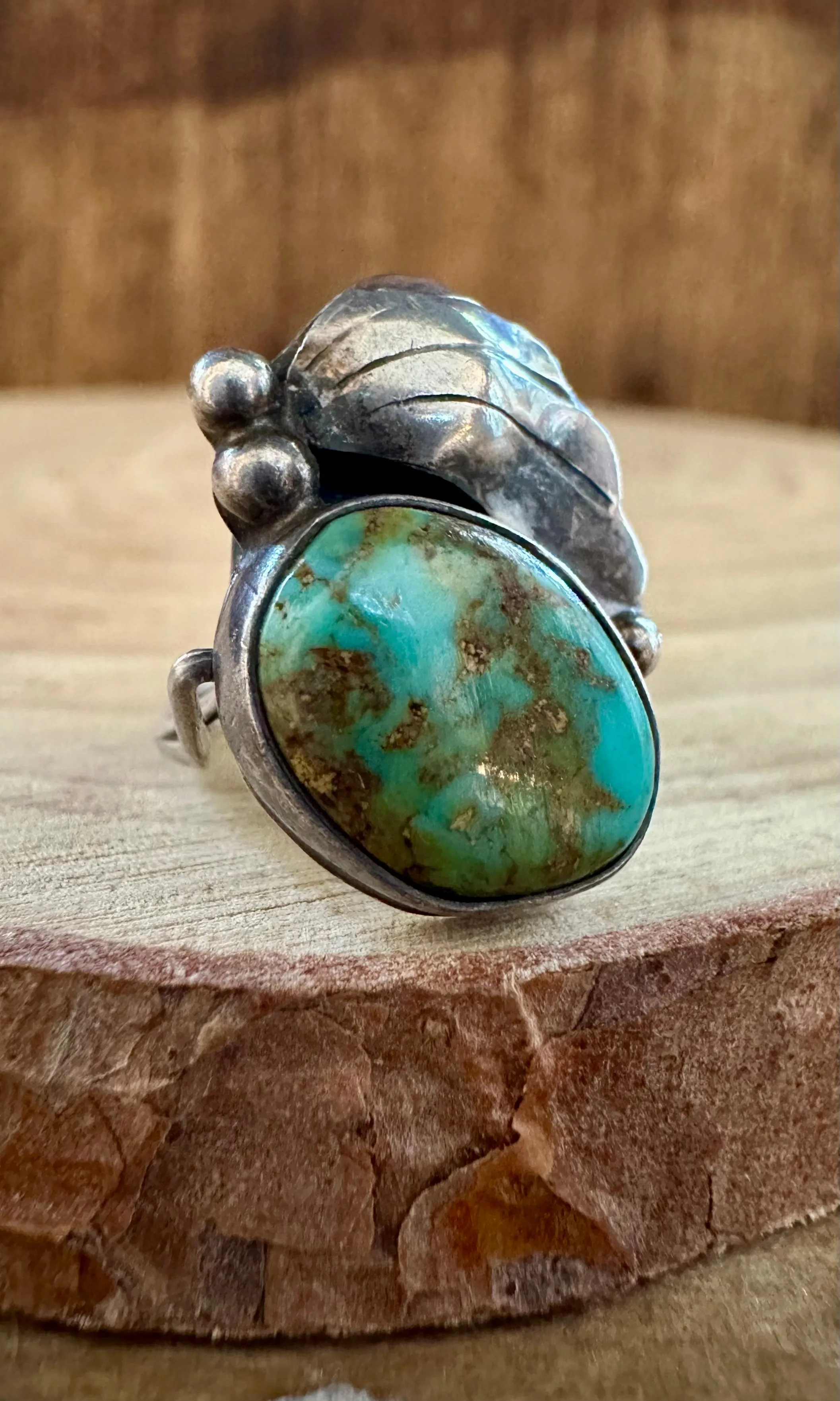VINTAGE PINKIE FEATHER Sterling Silver and Turquoise Ring • Size 4 1/4