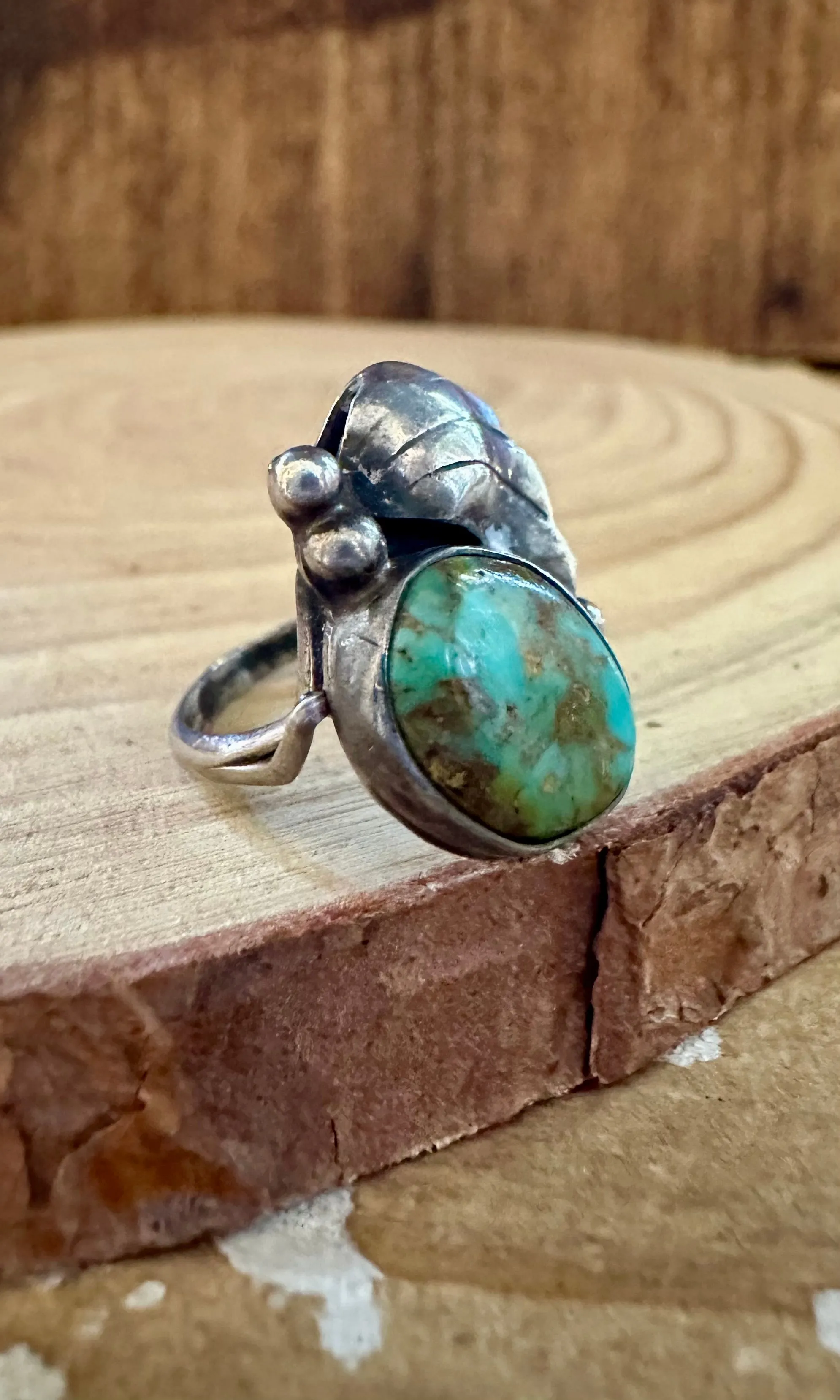 VINTAGE PINKIE FEATHER Sterling Silver and Turquoise Ring • Size 4 1/4