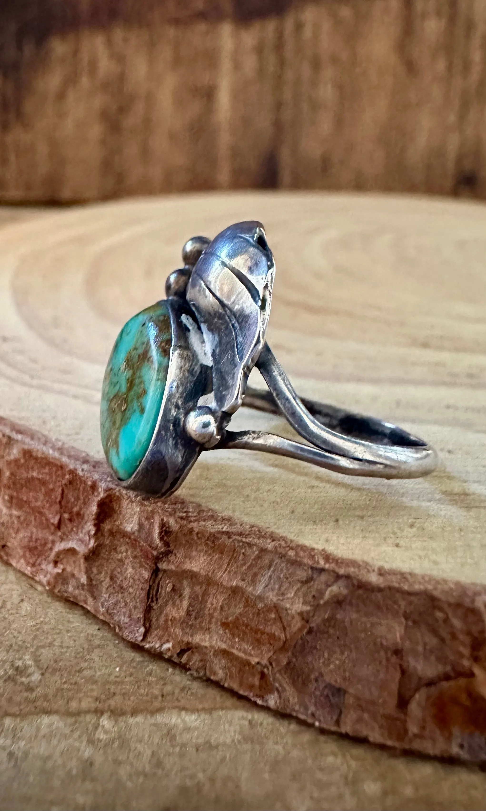 VINTAGE PINKIE FEATHER Sterling Silver and Turquoise Ring • Size 4 1/4