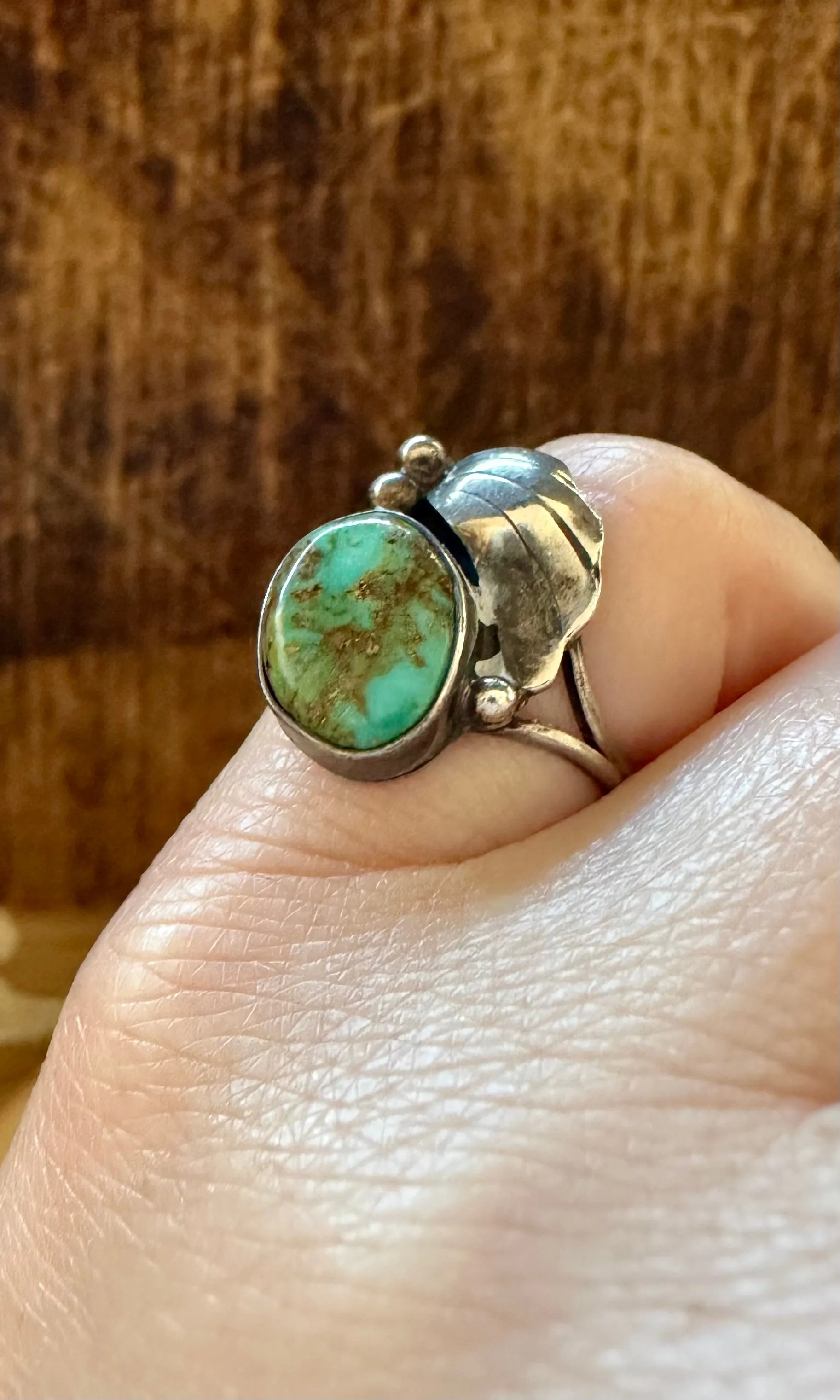 VINTAGE PINKIE FEATHER Sterling Silver and Turquoise Ring • Size 4 1/4