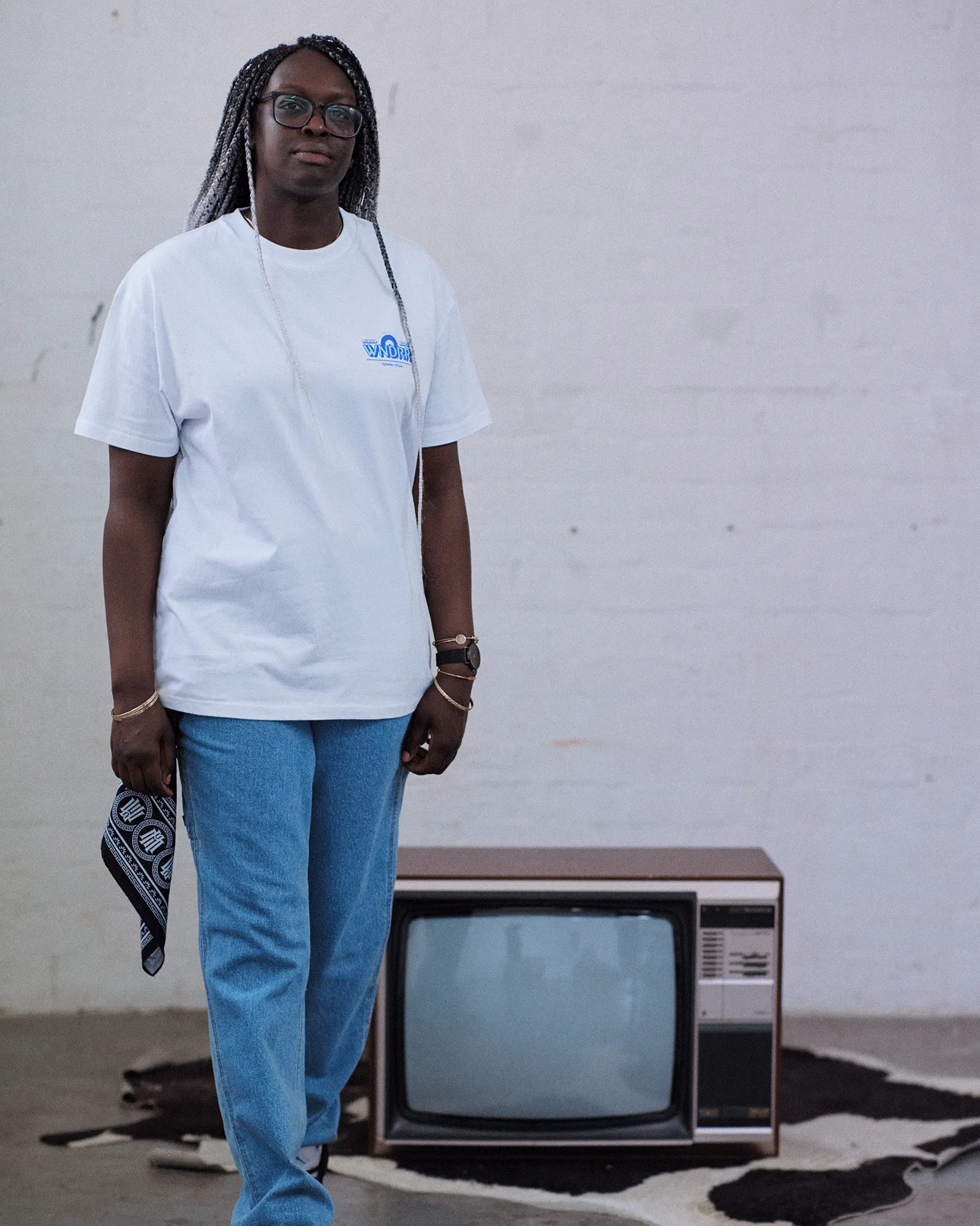 VINYL BAR BOX FIT TEE - WHITE