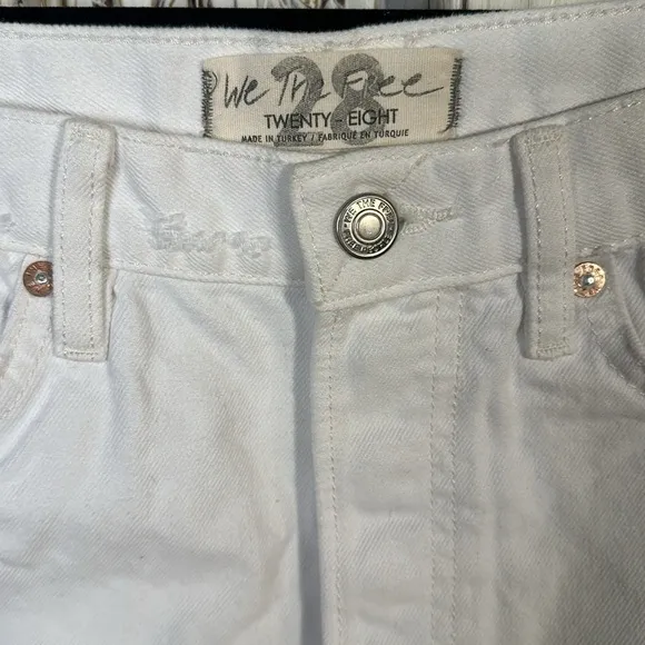 We the Free 100% Cotton NWT White Denim Shorts Trendy Fresh Summer Casual S/28W