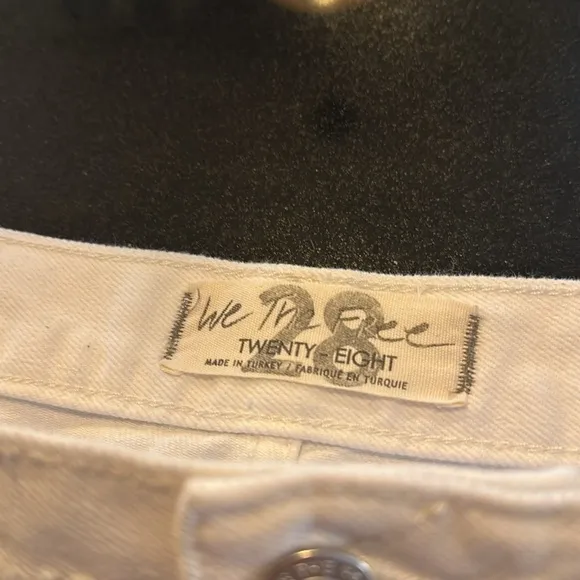We the Free 100% Cotton NWT White Denim Shorts Trendy Fresh Summer Casual S/28W