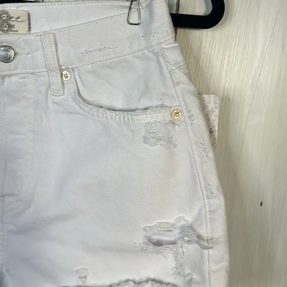We the Free 100% Cotton NWT White Denim Shorts Trendy Fresh Summer Casual S/28W