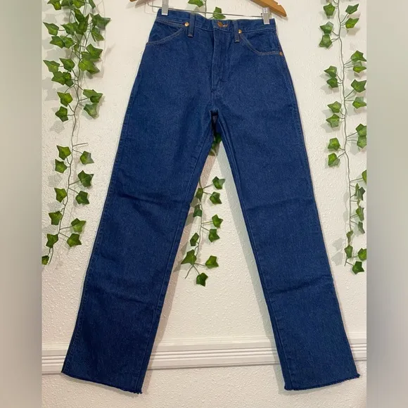 WRANGLER  COWBOY CUT SLIM FIT JEAN IN PREWASHED INDIGO